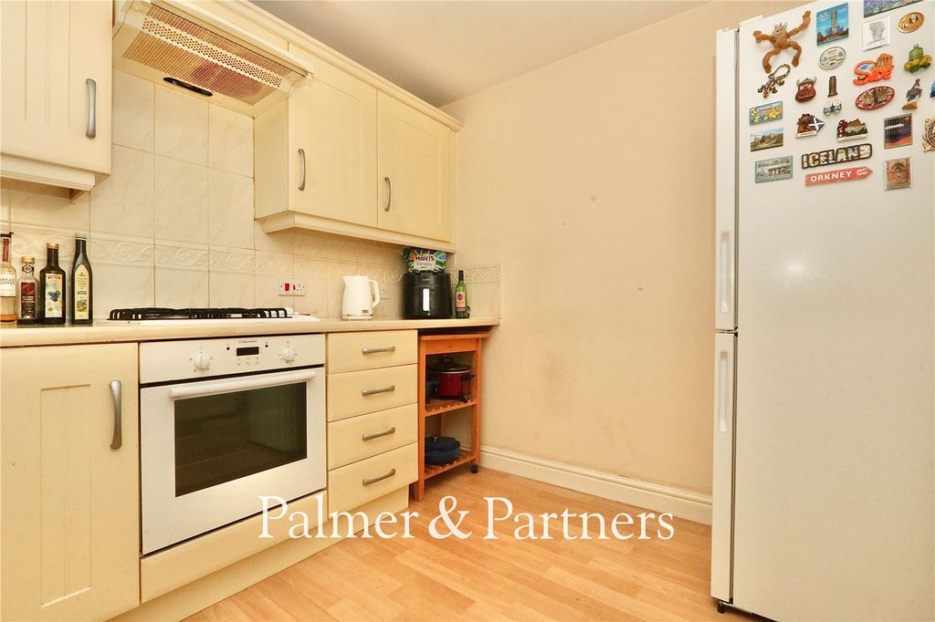 Property photo 3 of 21 Picture No. 14