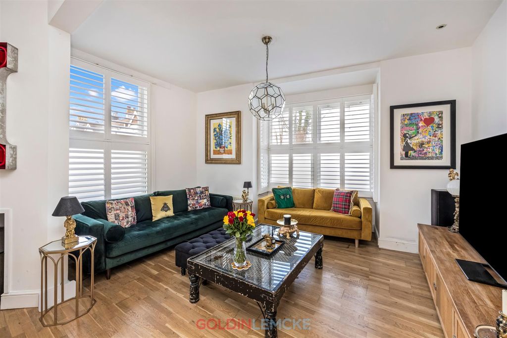 Property photo 1 of 21 Living/Dining Room