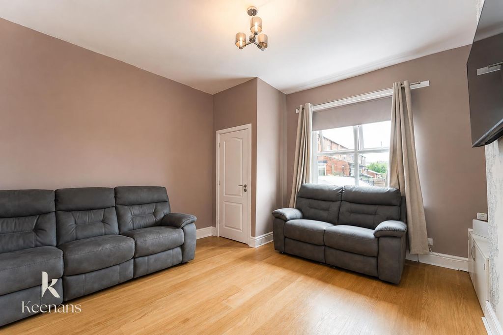 Property photo 2 of 22
