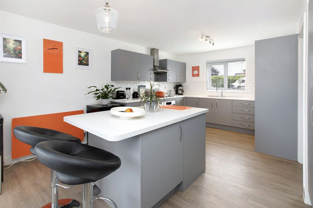 Property photo 2 of 19 2 - Picture No. 19