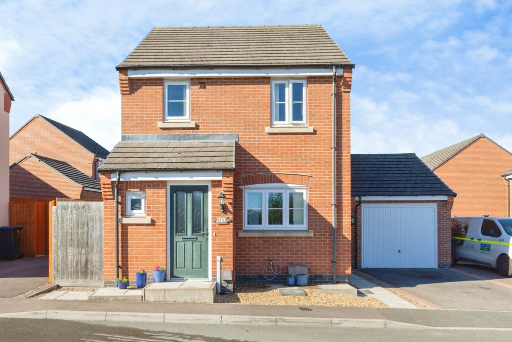 Property photo 1 of 18 Pbox-Img.Jpg