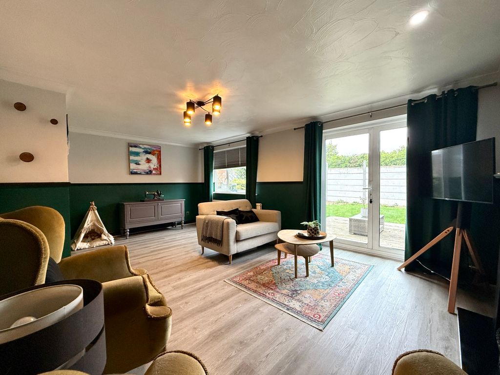 Property photo 2 of 16 Living Dining