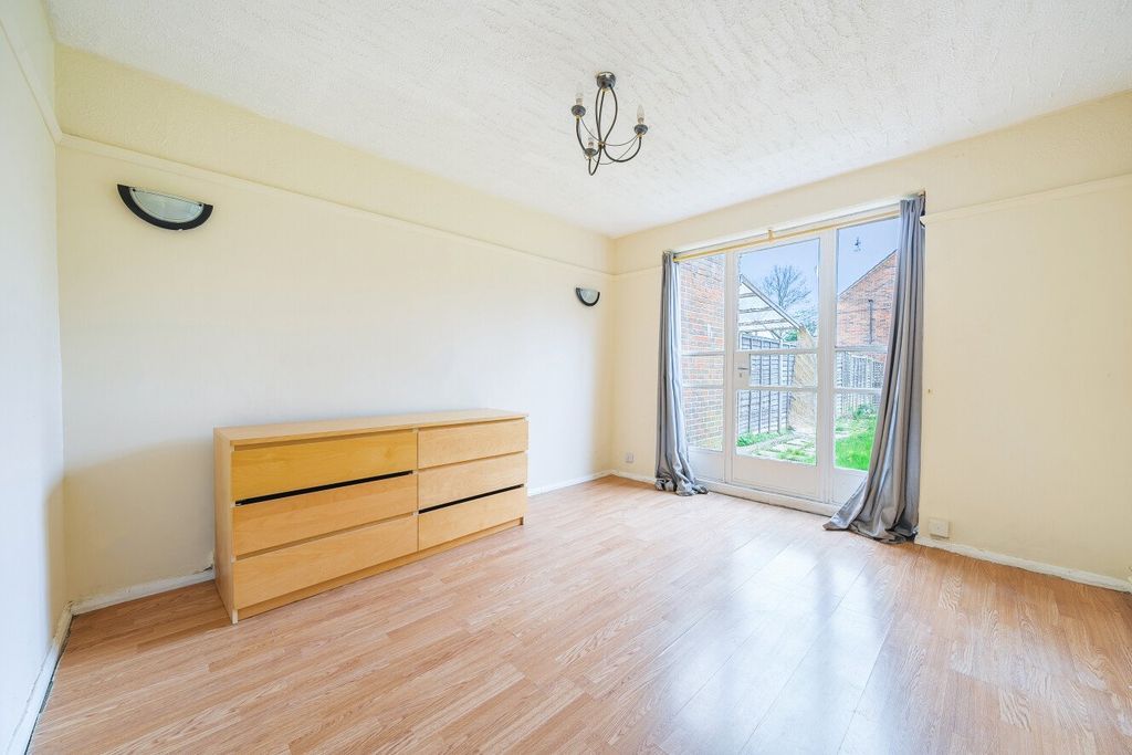 Property photo 1 of 10 Picture No. 08