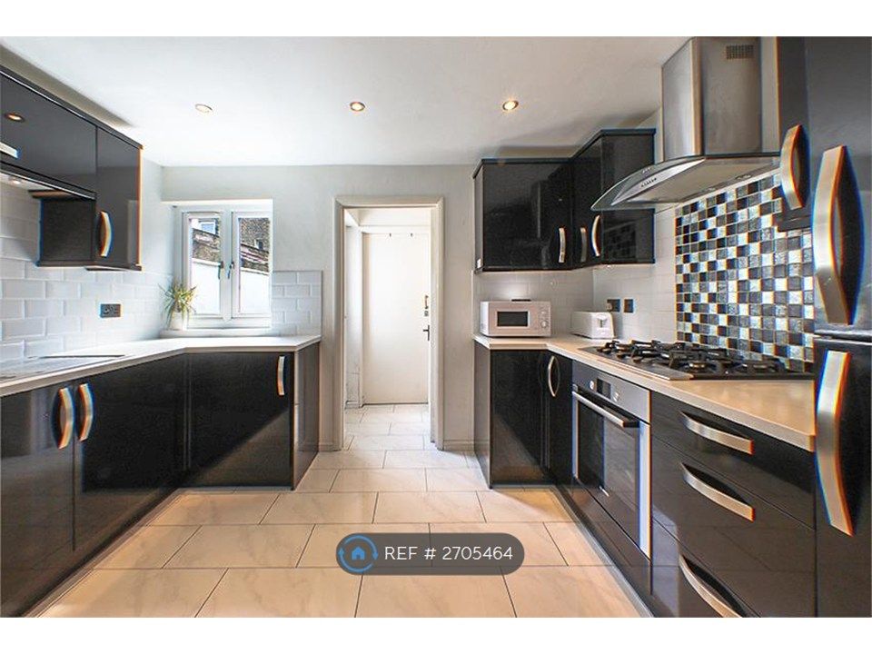 Property photo 1 of 16 Kitchen