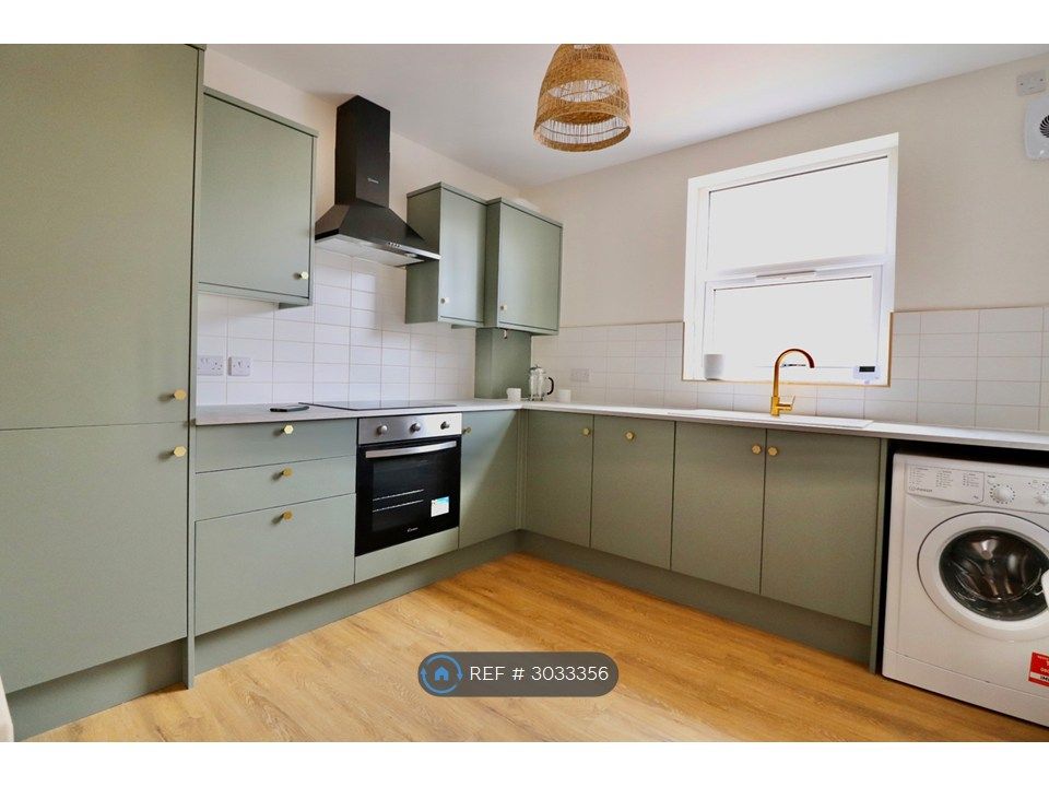 Property photo 1 of 6 Kitchen