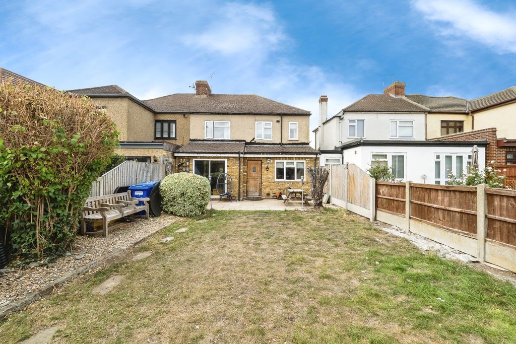 Property photo 2 of 17 Photo