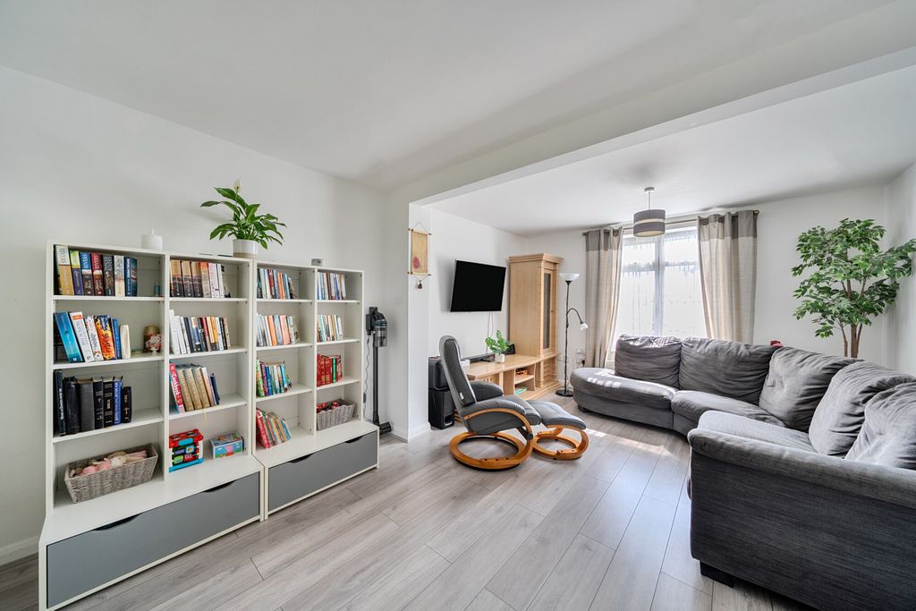 Property photo 2 of 13 1446146-5-69E76A8...