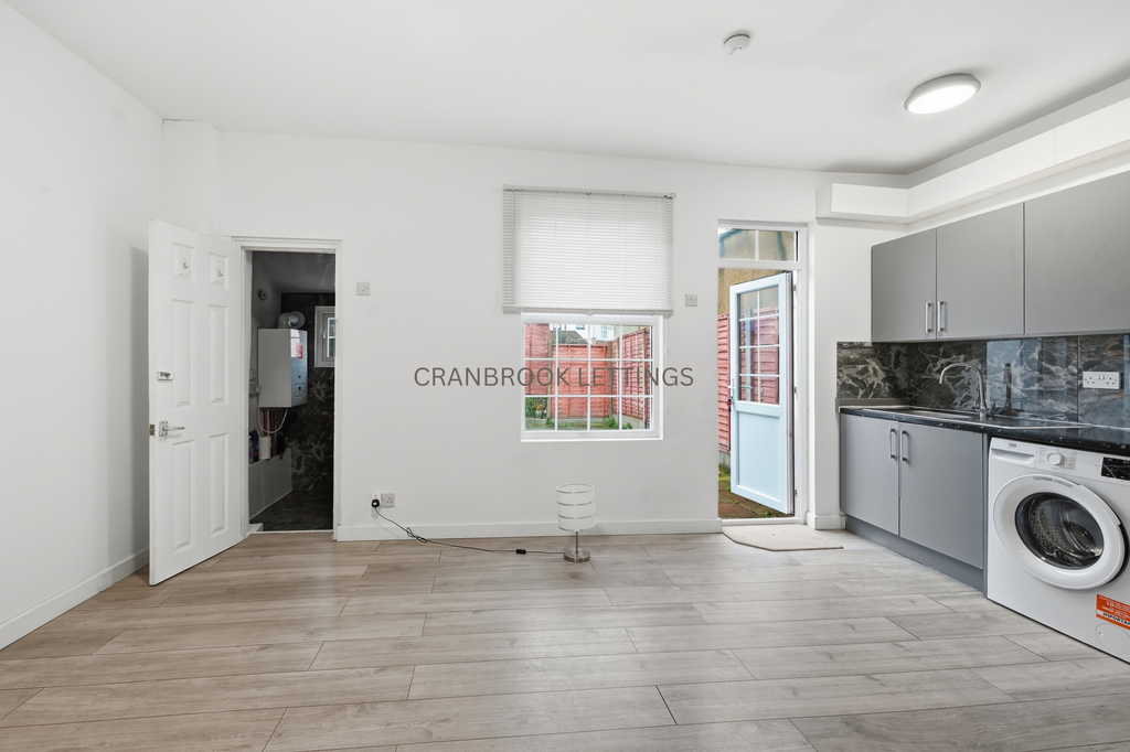 Property photo 3 of 17 Gallery