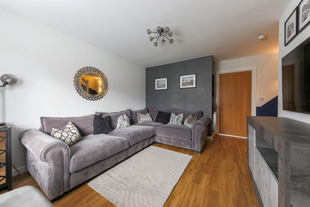 Property photo 3 of 20 Living Room