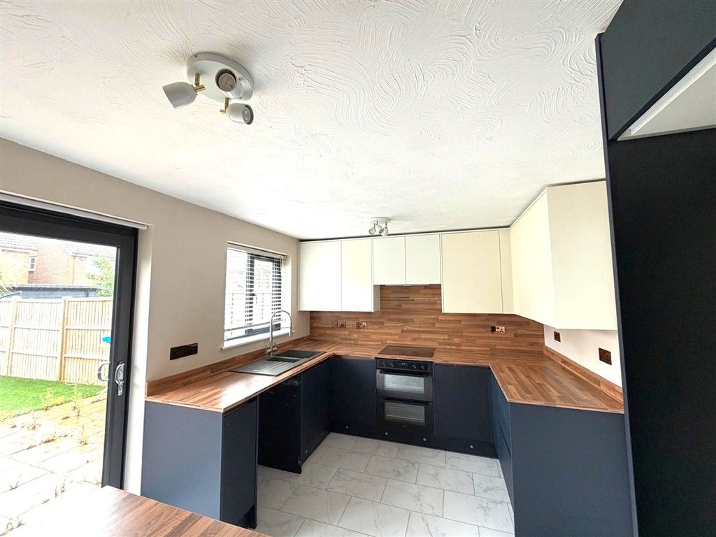 Property photo 2 of 12 Kitchen