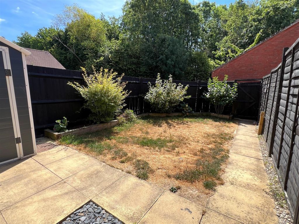 Property photo 3 of 15 Garden