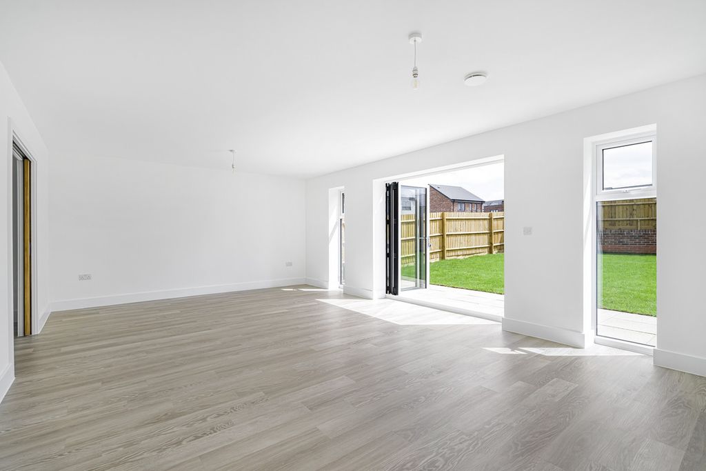 Property photo 2 of 30