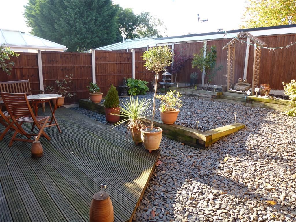 Property photo 2 of 8 Garden
