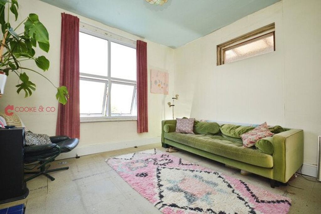 Property photo 2 of 21