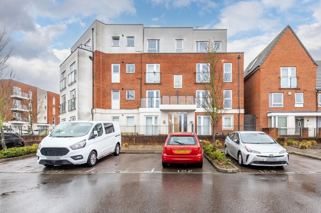 Property photo 1 of 11 External