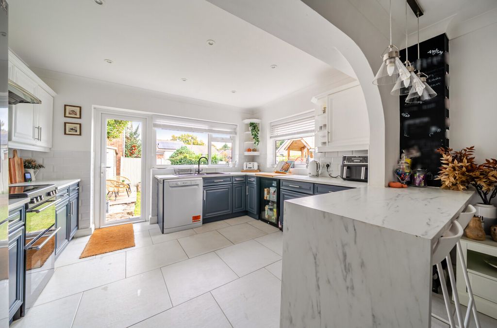 Property photo 2 of 13 1363249-16-68E4d4...