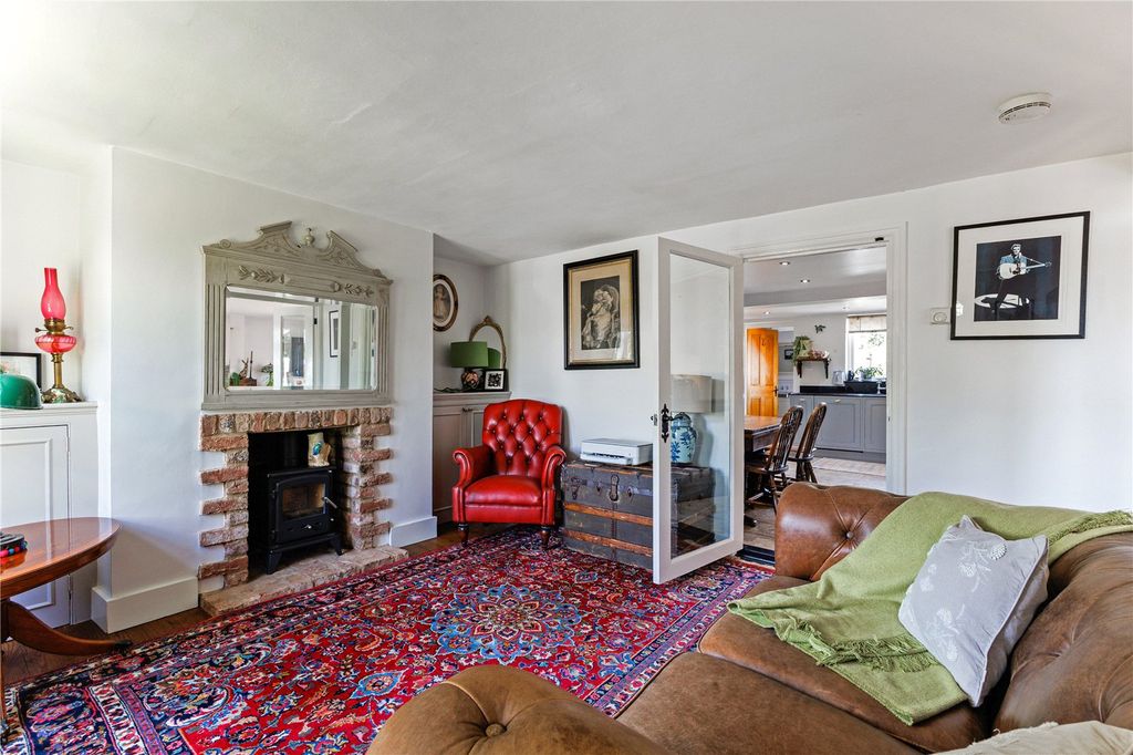 Property photo 2 of 12 Snug