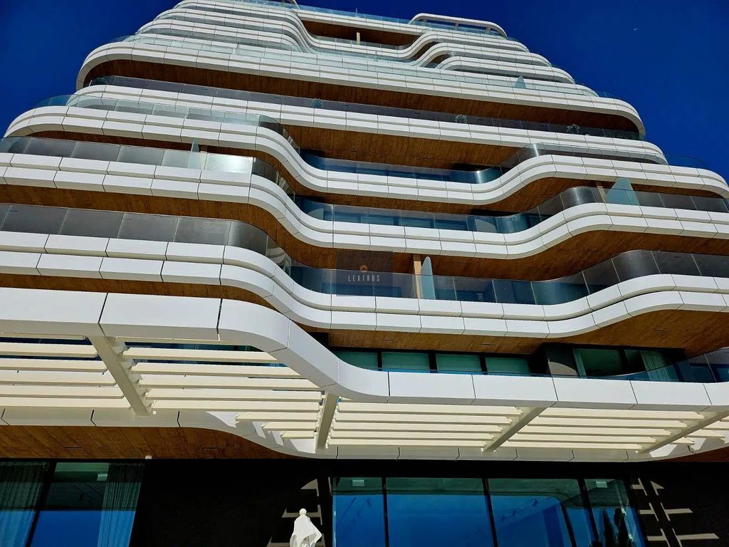 Property photo 2 of 36