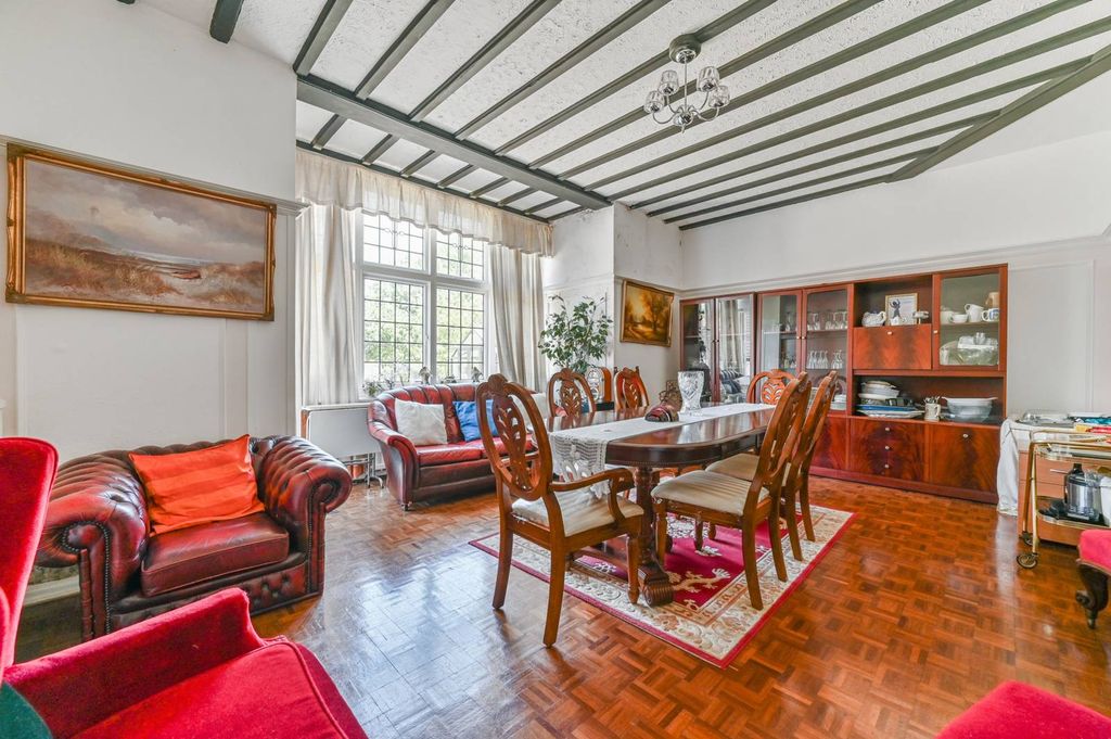 Property photo 3 of 20