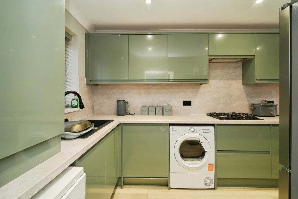 Property photo 2 of 16 Kitchen