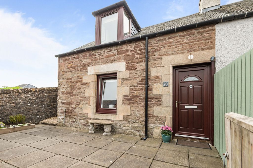 Property photo 1 of 18