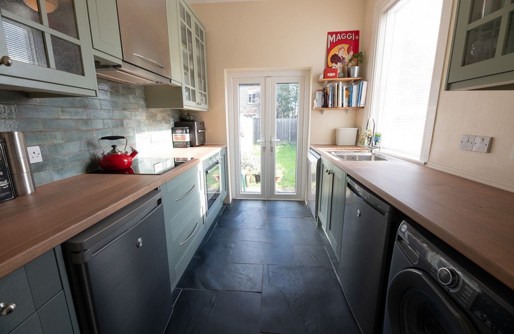 Property photo 3 of 14