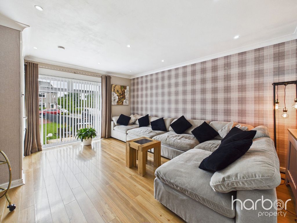 Property photo 3 of 16 5198705