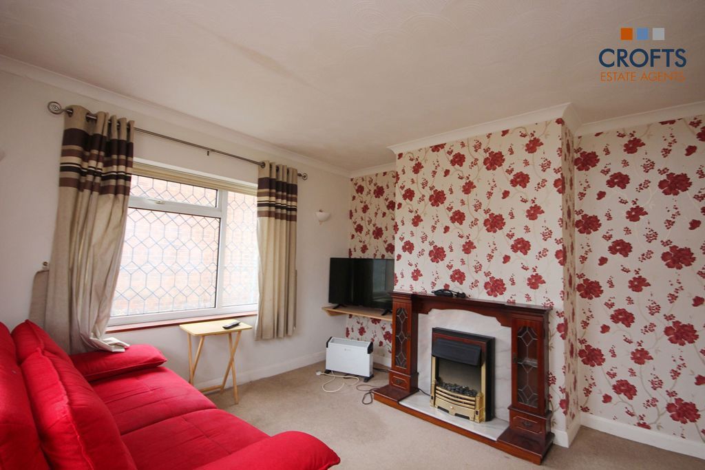 Property photo 3 of 9 Lounge