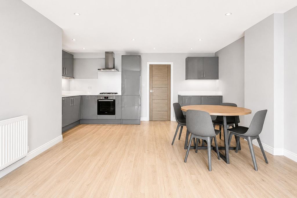 Property photo 3 of 28 3.Jpg