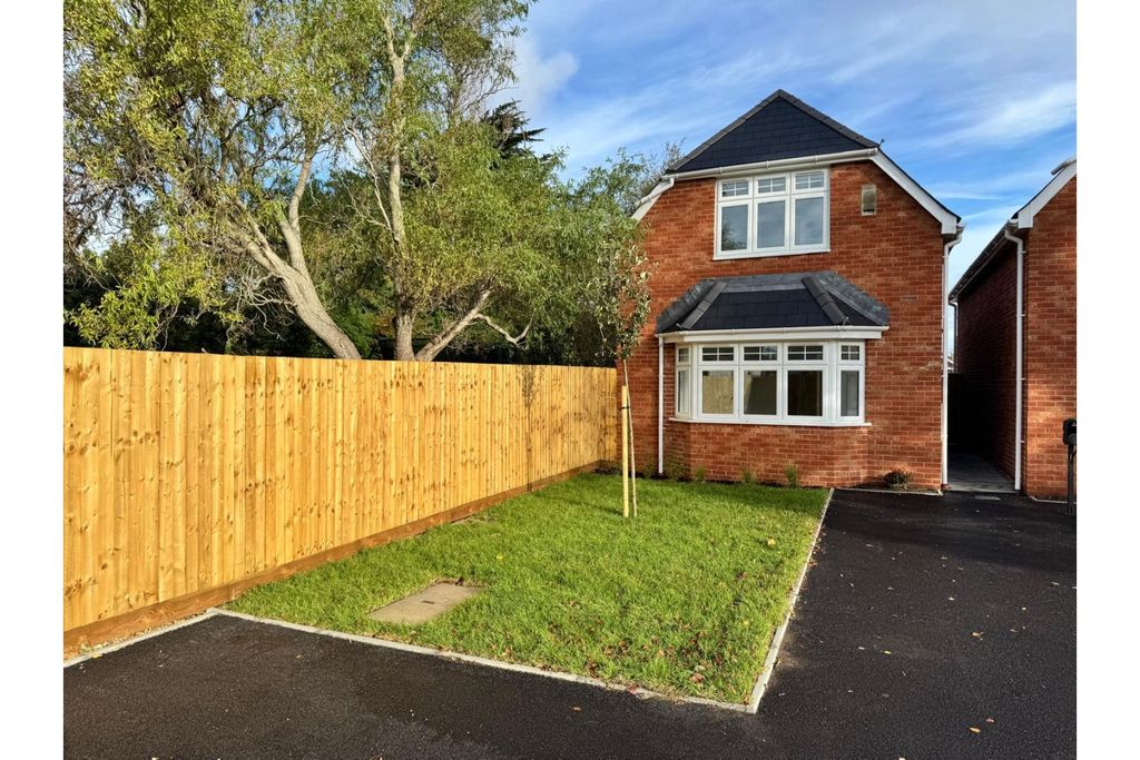 Property photo 1 of 25 Front