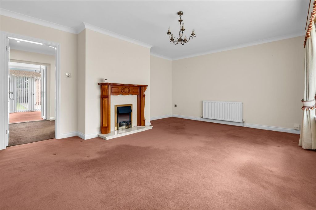 Property photo 2 of 27