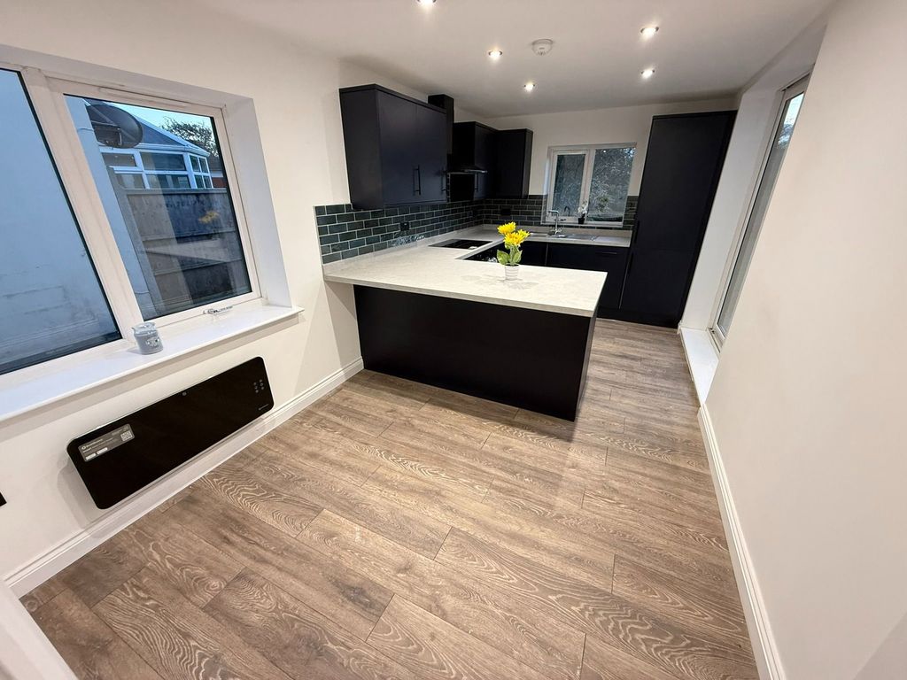 Property photo 3 of 29