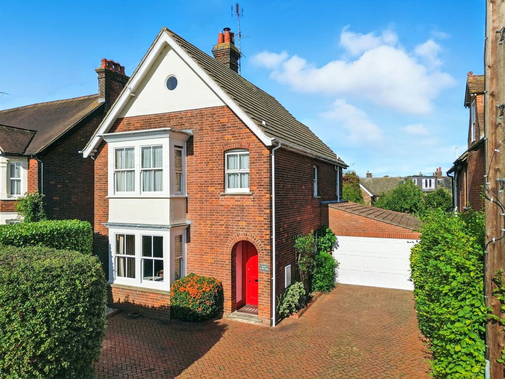 Property photo 1 of 58