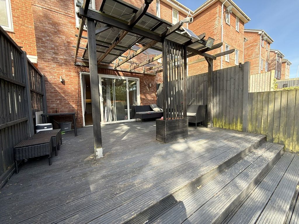 Property photo 3 of 27