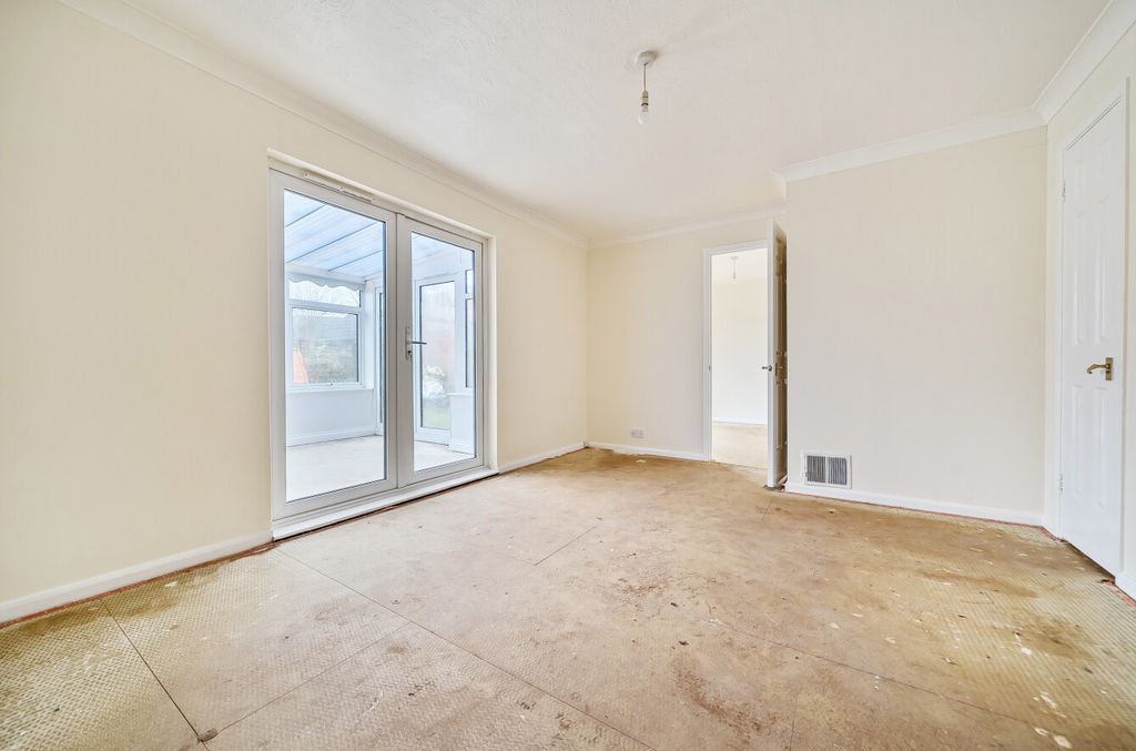 Property photo 3 of 19 1395754-9-6972240...