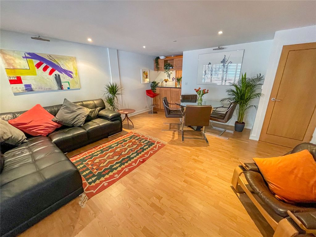 Property photo 3 of 19 Picture No. 12