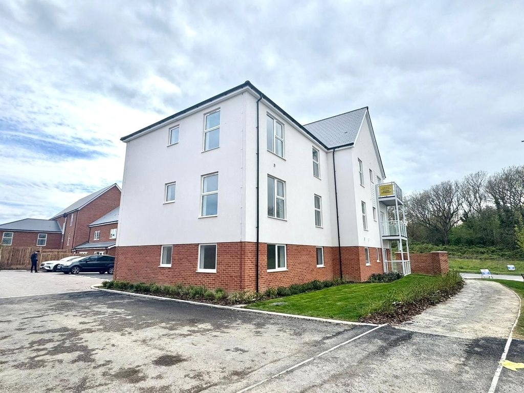 Property photo 1 of 10 External