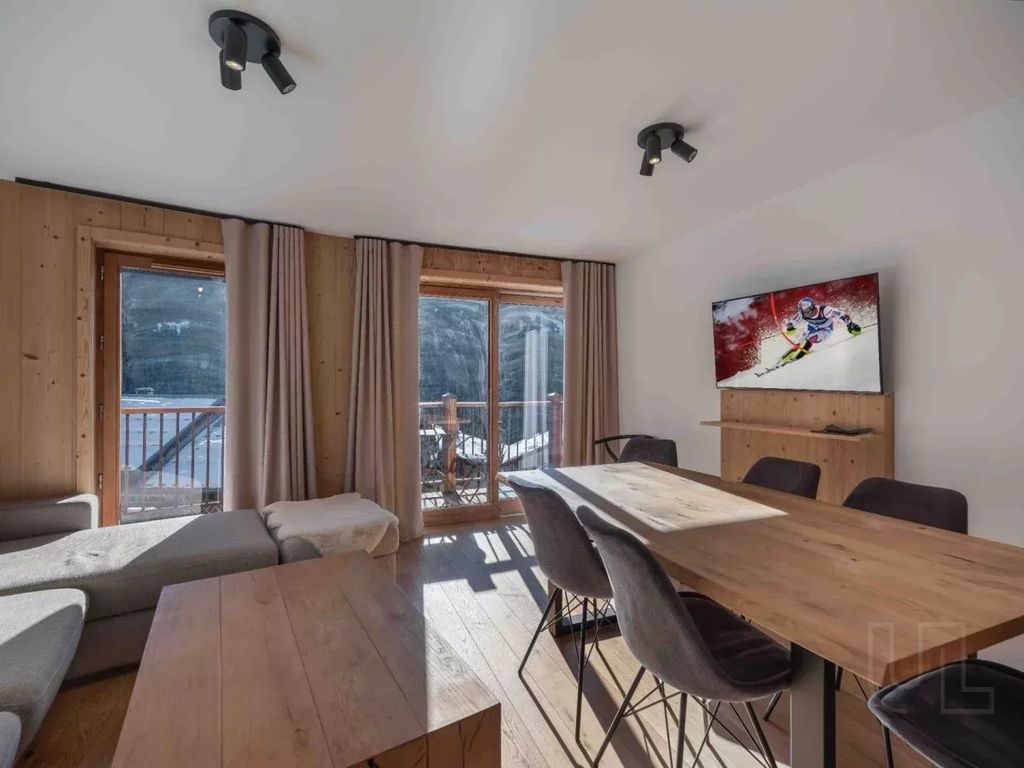 Property photo 2 of 29