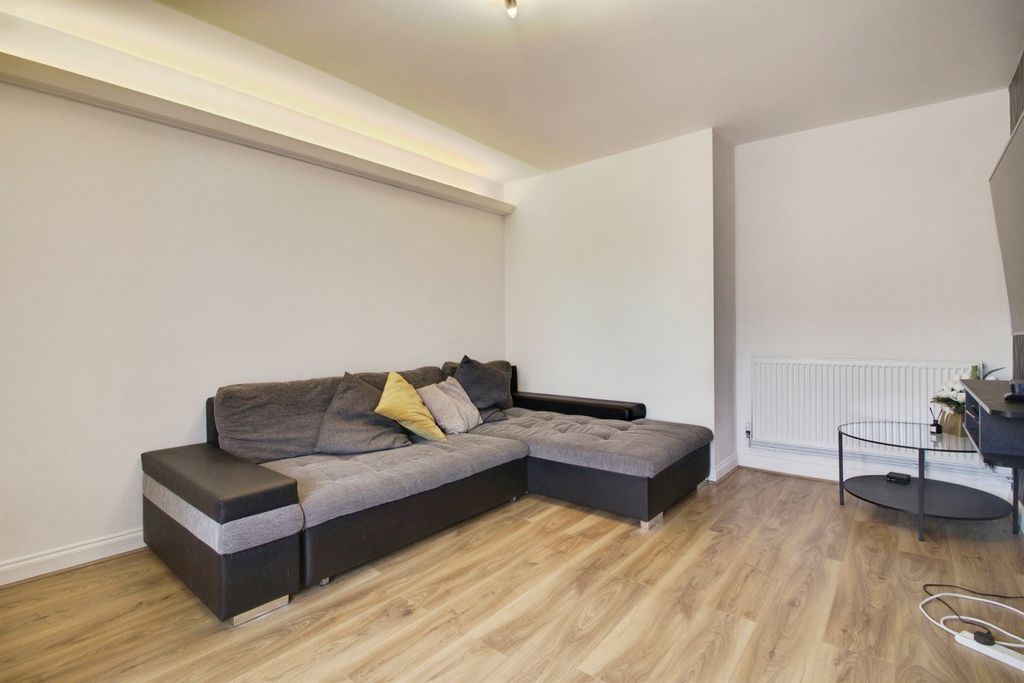 Property photo 2 of 26