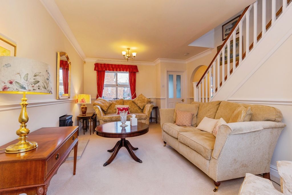 Property photo 2 of 16 Pbox-Img.Jpg