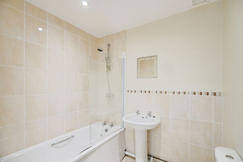 Additional image 4 of 1 bed flat for saleChurch Street, Caernarfon, Gwynedd LL55