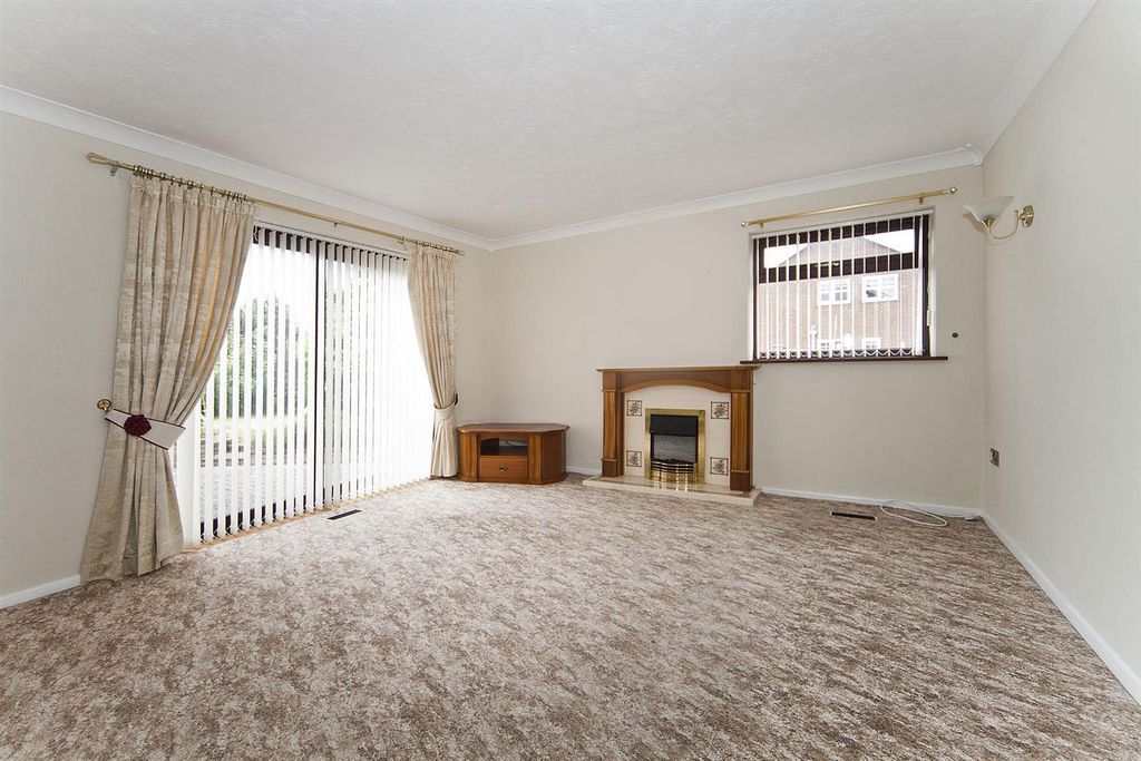 Property photo 2 of 26