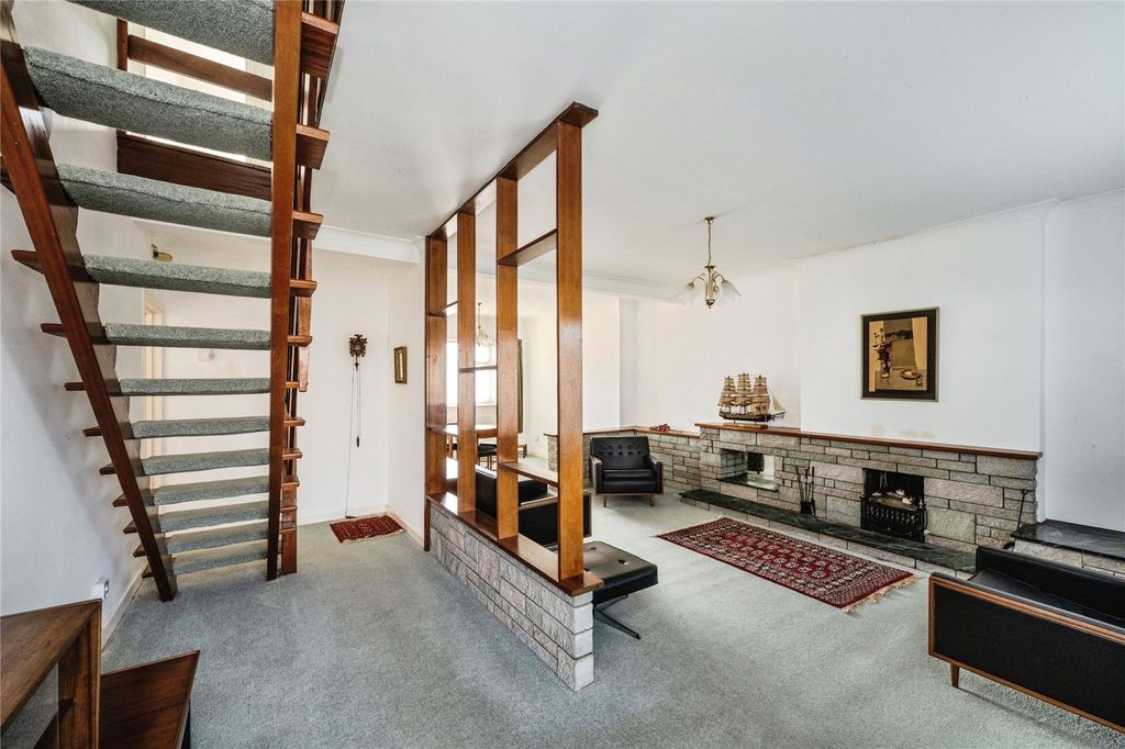 Property photo 3 of 21 Picture No. 23