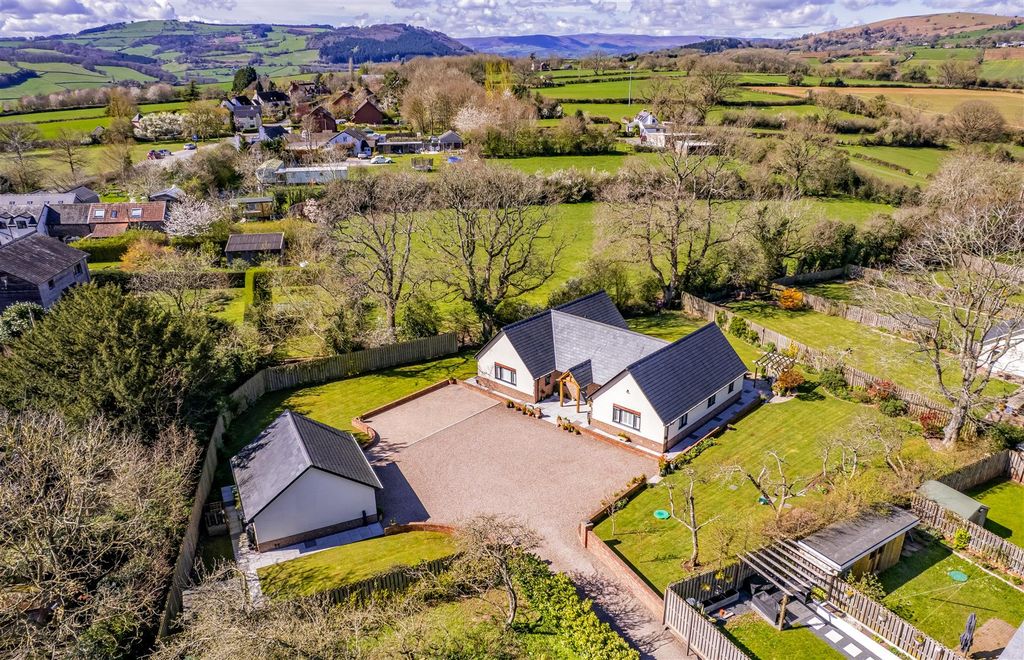 Property photo 2 of 30