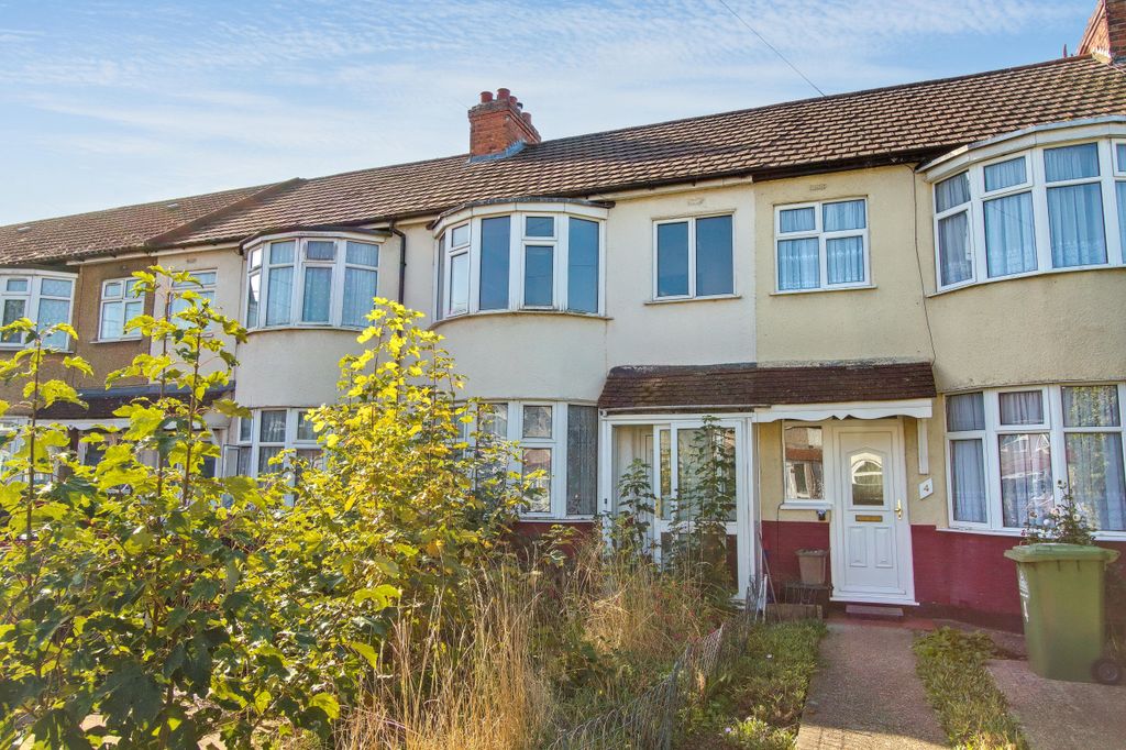 Property photo 1 of 14 6 Cedar Avenue, Waltham Cross, En8 8Au