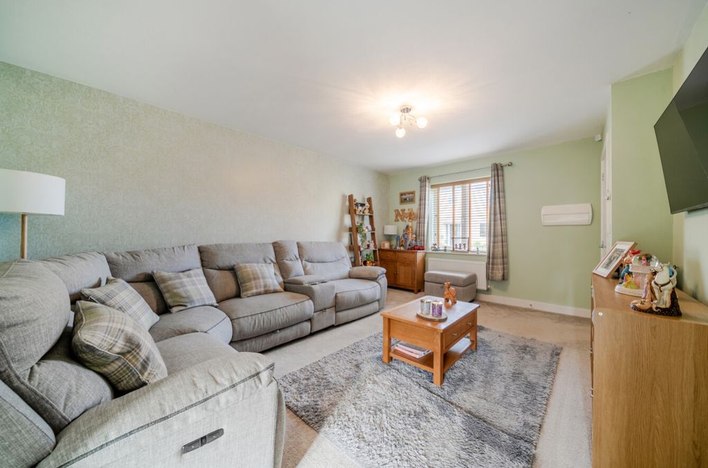 Property photo 3 of 23 1537801-16-1A1685B238B78