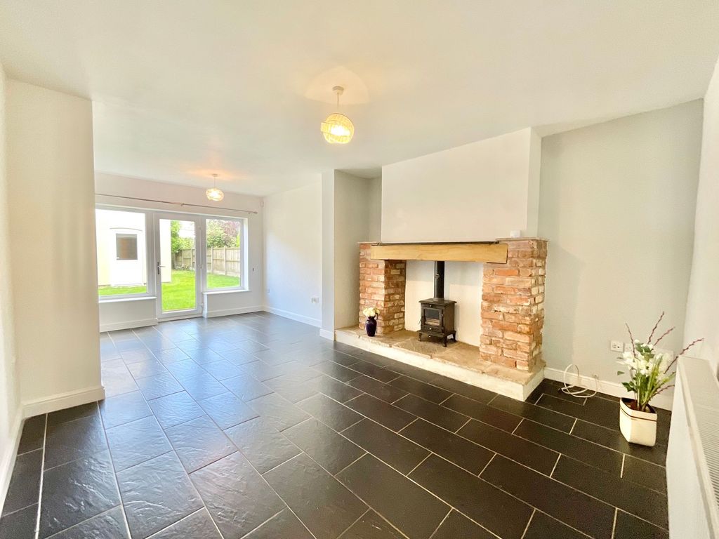 Property photo 3 of 35