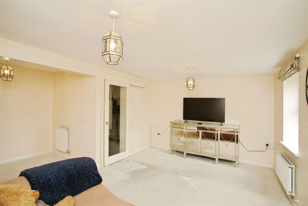 Property photo 3 of 20