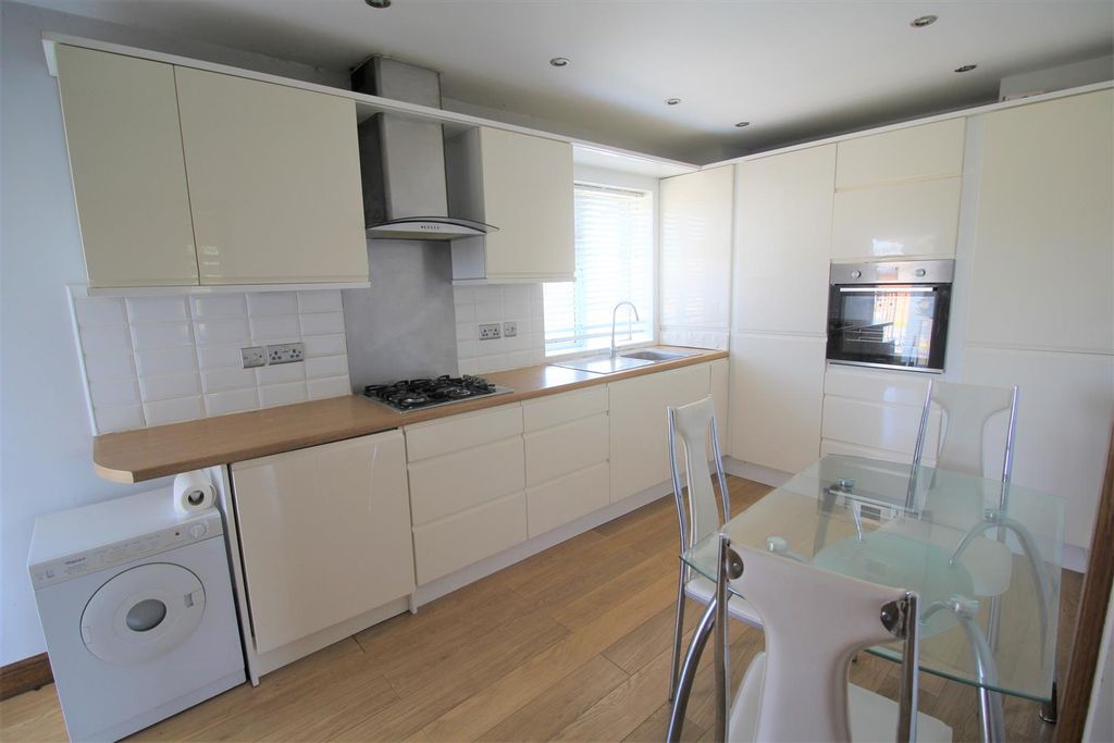 Property photo 2 of 8 Property Photo