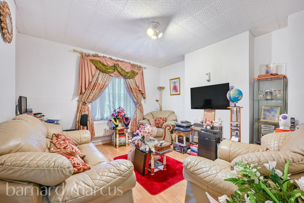 Property photo 2 of 9